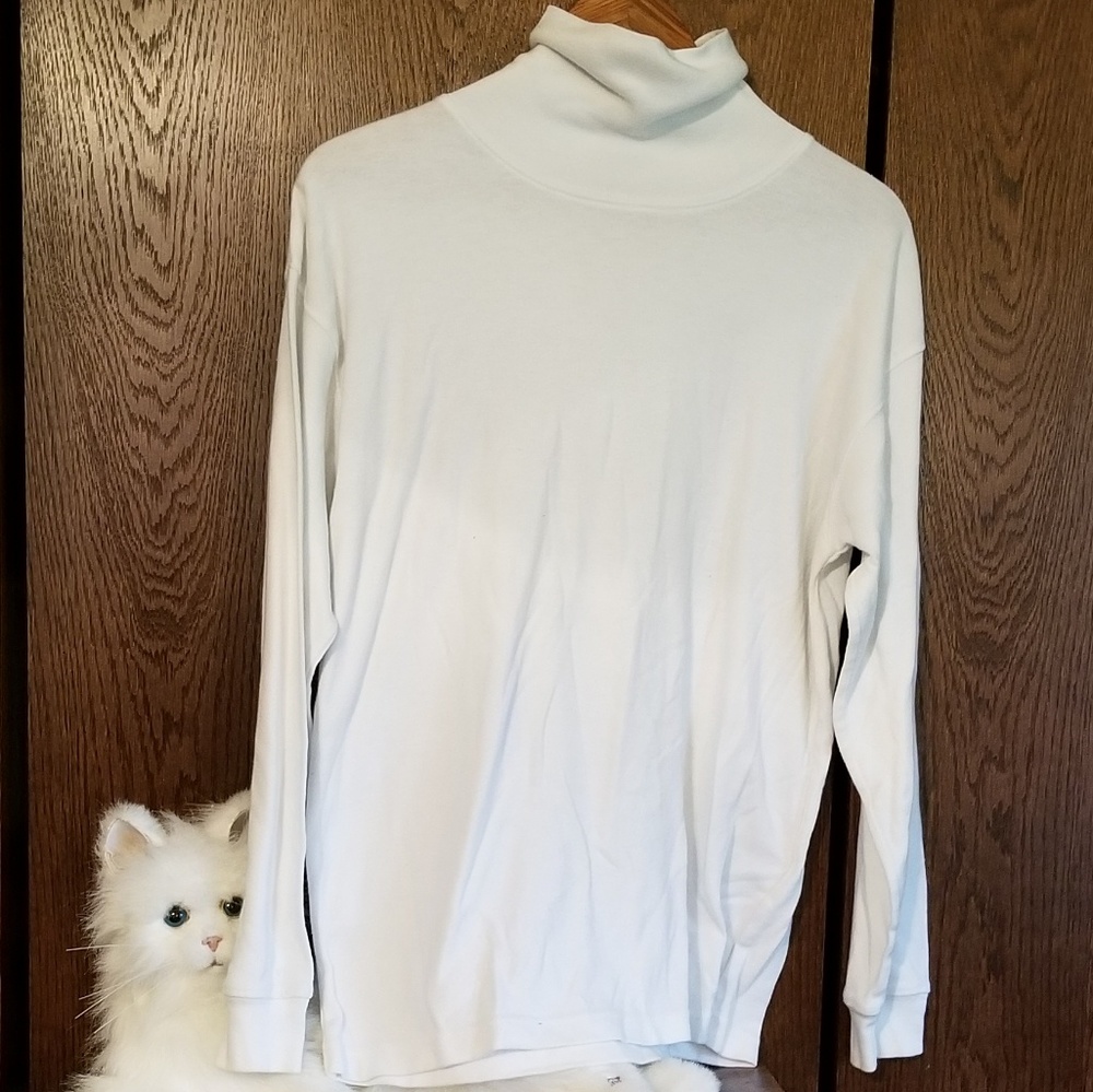 NY Line white turtleneck